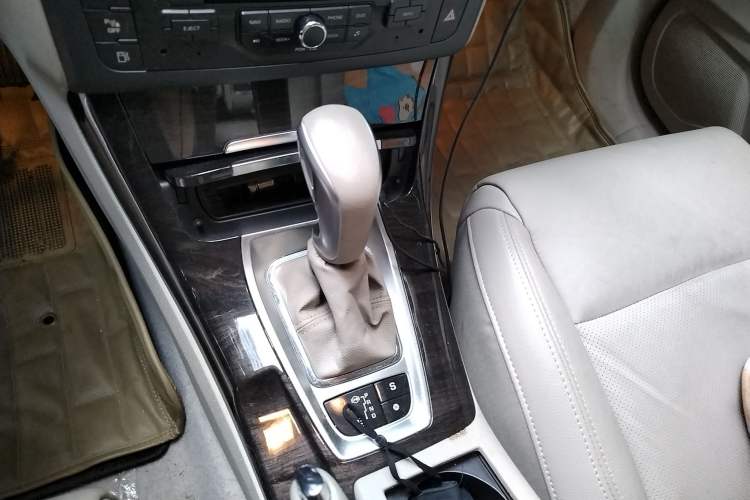 Used Citroen C5 2013 2.0L Automatic Luxury Model Gear Lever