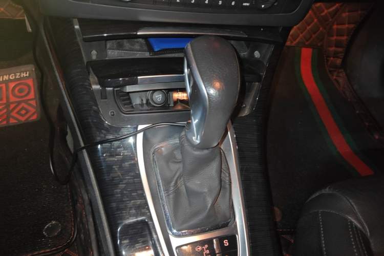 Used Citroen C5 2013 2.0L Automatic Enjoyment Model Gear Lever