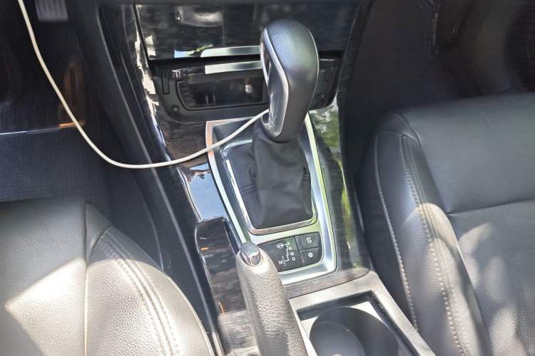 Used Citroen C5 2013 2.0L Automatic Luxury Model Gear Lever