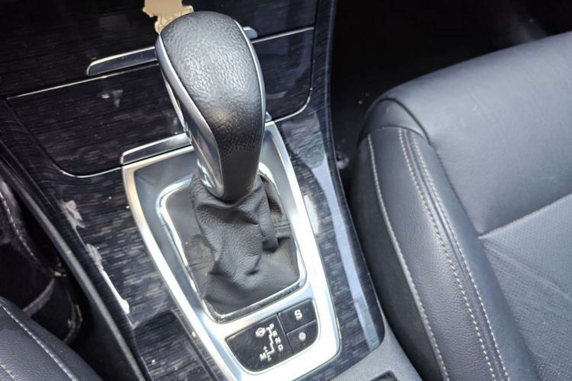 Used Citroen C5 2013 2.0L Automatic Luxury Model Gear Lever