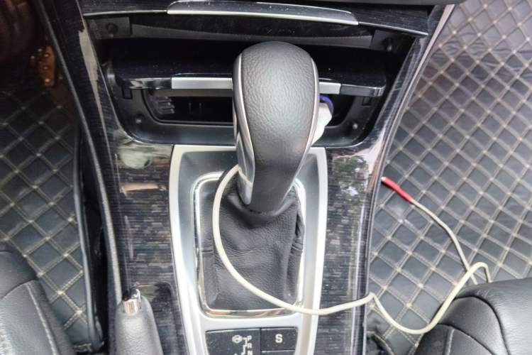 Used Citroen C5 2013 2.0L Automatic Luxury Model Gear Lever