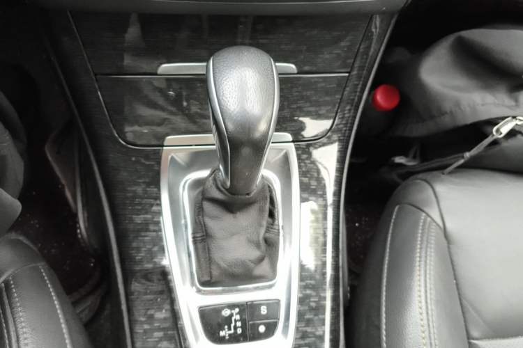 Used Citroen C5 2013 2.0L Automatic Luxury Model Gear Lever