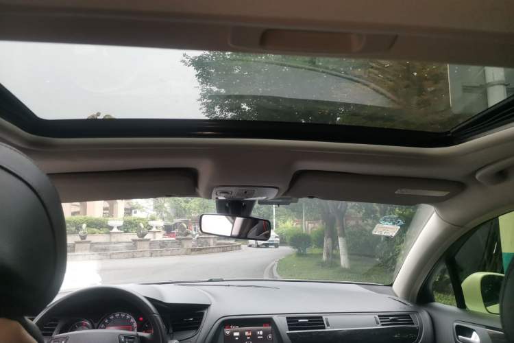 Used Citroen C5 2013 2.0L Automatic Luxury Model Headliner
