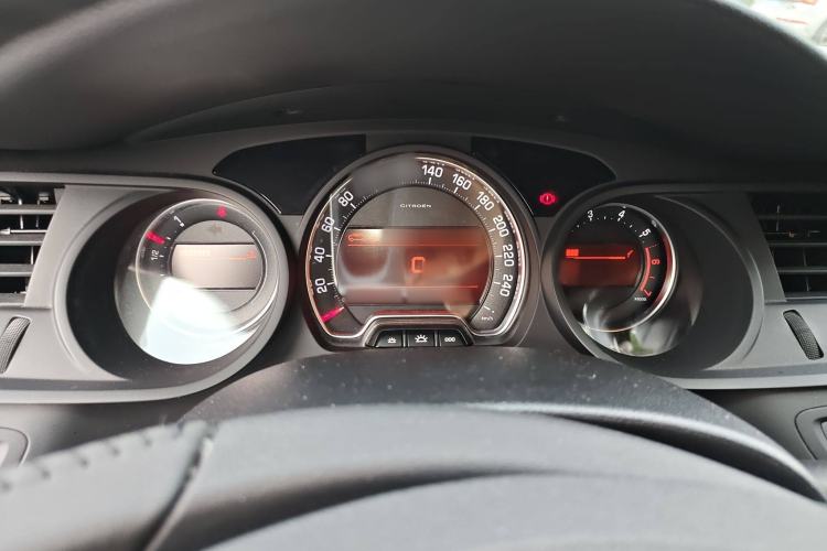 Used Citroen C5 2013 2.3L Automatic Zunyu Model Instrument Cluster