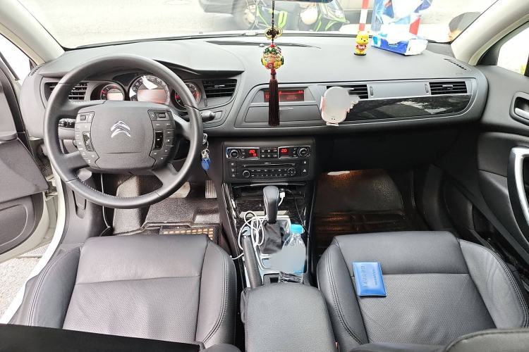 Used Citroen C5 2013 2.3L Automatic Zunyu Model Interior 2