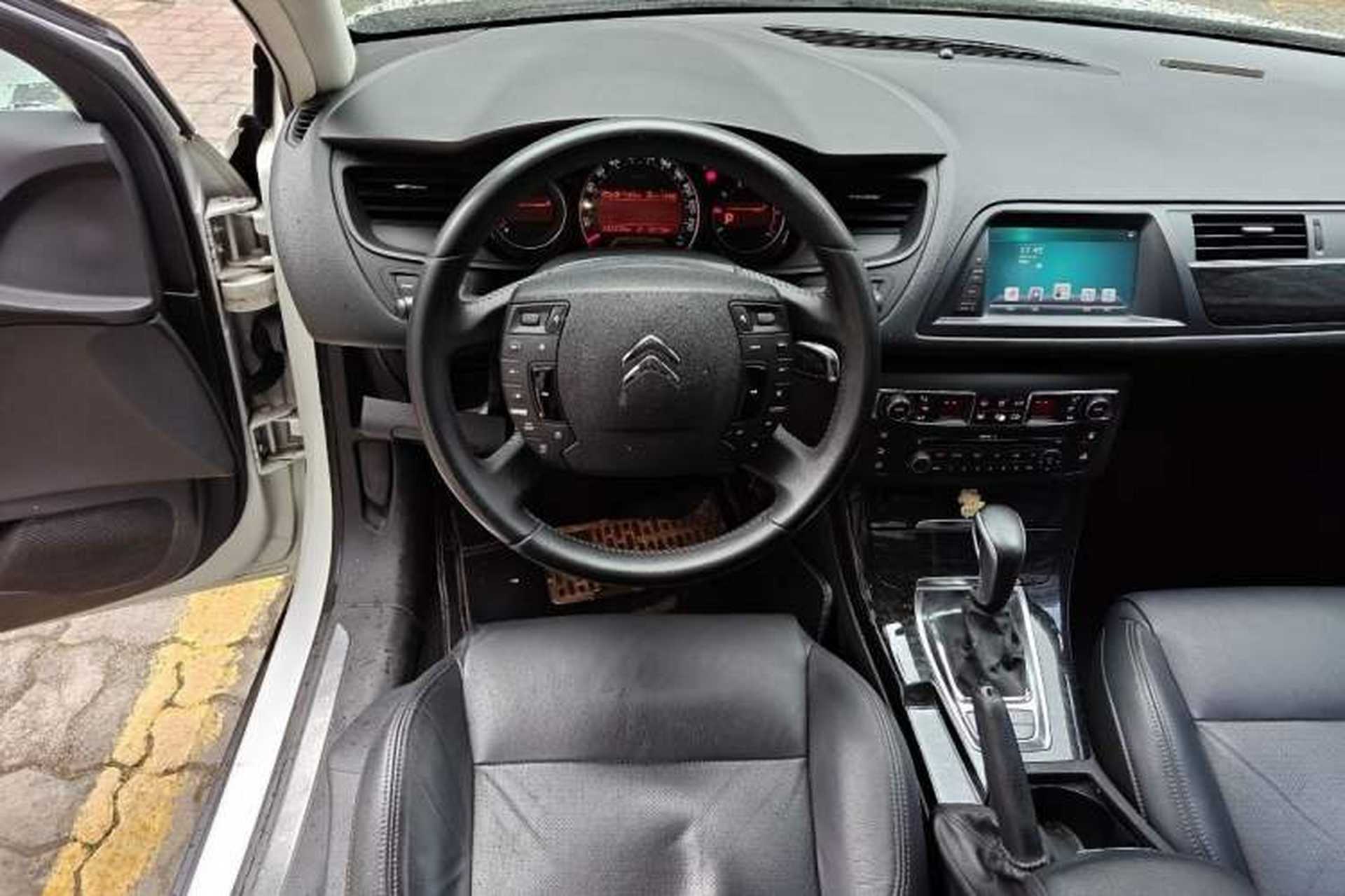 Used Citroen C5 2013 2.0L Automatic Luxury Model Interior 3