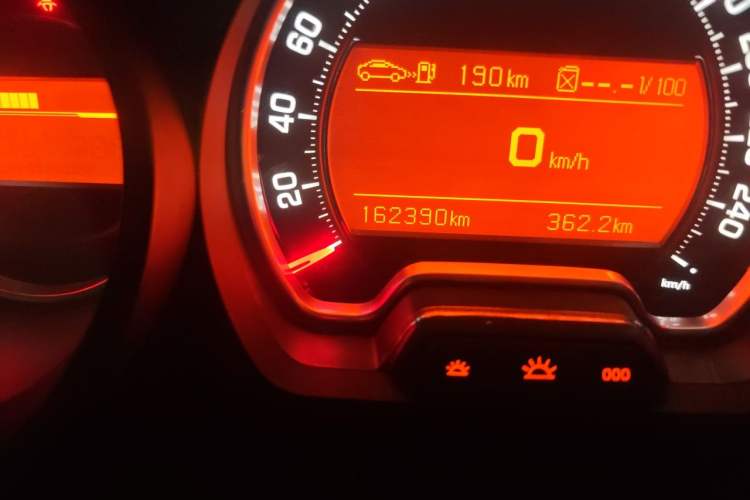 Used Citroen C5 2013 2.0L Automatic Luxury Model Odometer Close Up