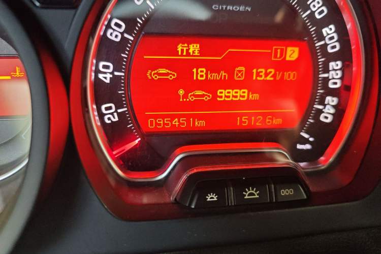 Used Citroen C5 2013 2.3L Automatic Enjoyment Model Odometer Close Up
