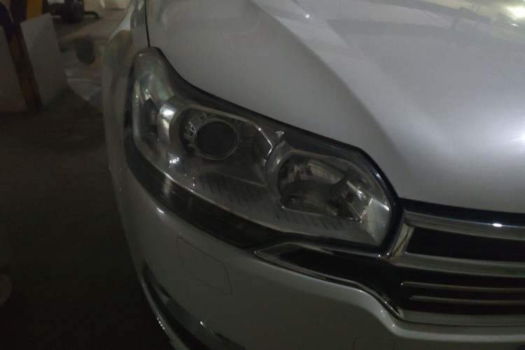 Used Citroen C5 2013 2.0L Automatic Luxury Model Right Front Headlight
