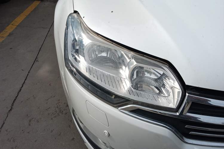 Used Citroen C5 2013 2.0L Automatic Luxury Model Right Front Headlight
