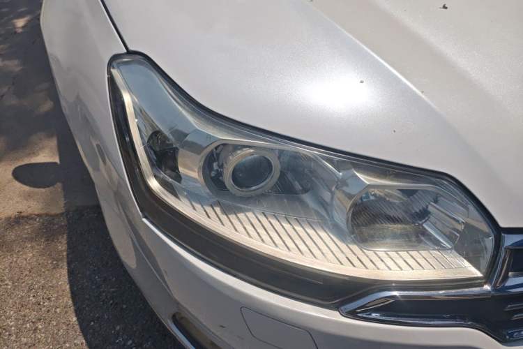 Used Citroen C5 2013 2.0L Automatic Luxury Model Right Front Headlight
