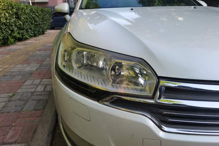 Used Citroen C5 2013 2.3L Automatic Zunyu Model Right Front Headlight