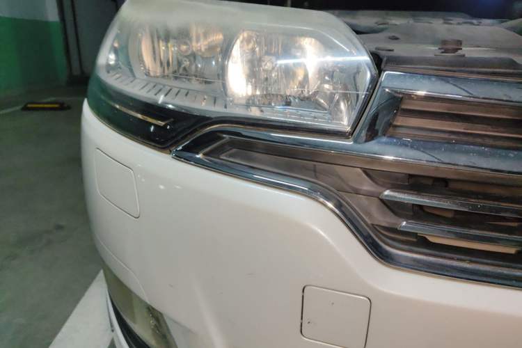 Used Citroen C5 2013 2.0L Automatic Luxury Model Right Front Headlight