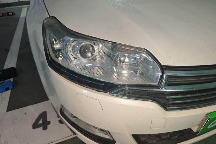 Used Citroen C5 2013 2.0L Automatic Luxury Model Right Front Headlight