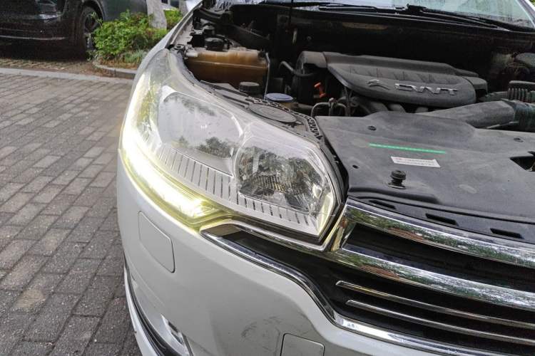 Used Citroen C5 2013 2.0L Automatic Luxury Model Right Front Headlight