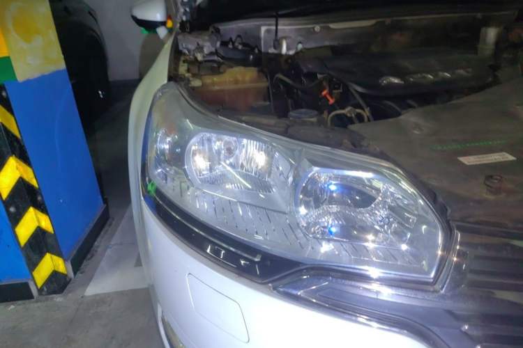 Used Citroen C5 2013 2.0L Automatic Enjoyment Model Right Front Headlight