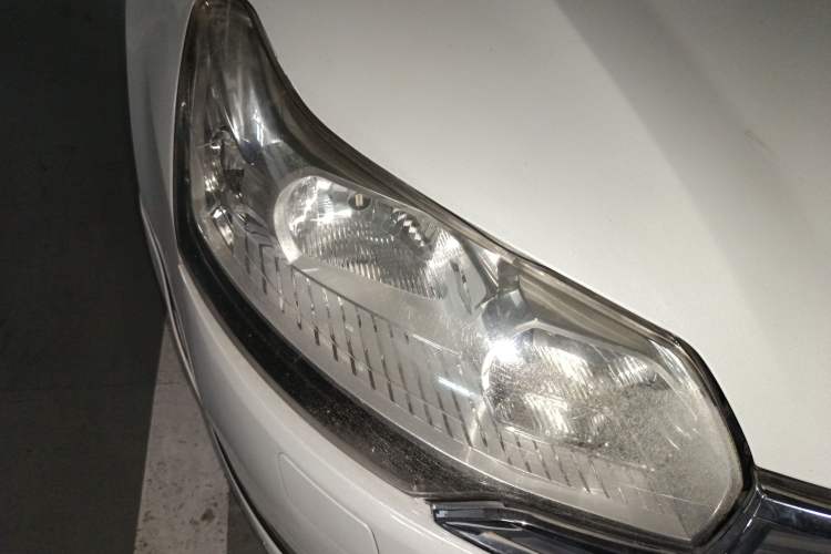 Used Citroen C5 2013 2.0L Automatic Luxury Model Right Front Headlight