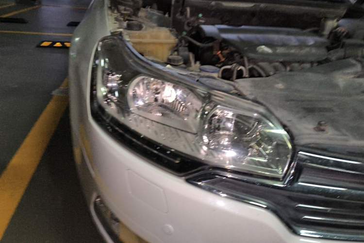 Used Citroen C5 2013 2.0L Automatic Luxury Model Right Front Headlight
