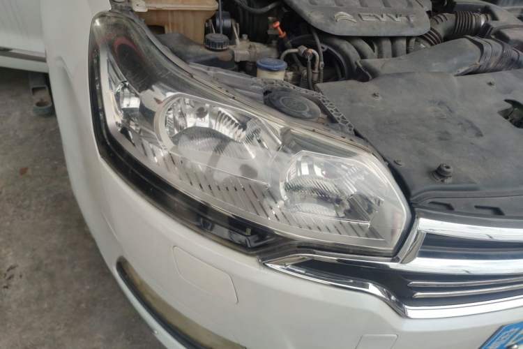 Used Citroen C5 2013 2.0L Automatic Luxury Model Right Front Headlight