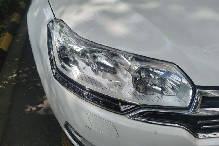 Used Citroen C5 2013 2.0L Automatic Luxury Model Right Front Headlight