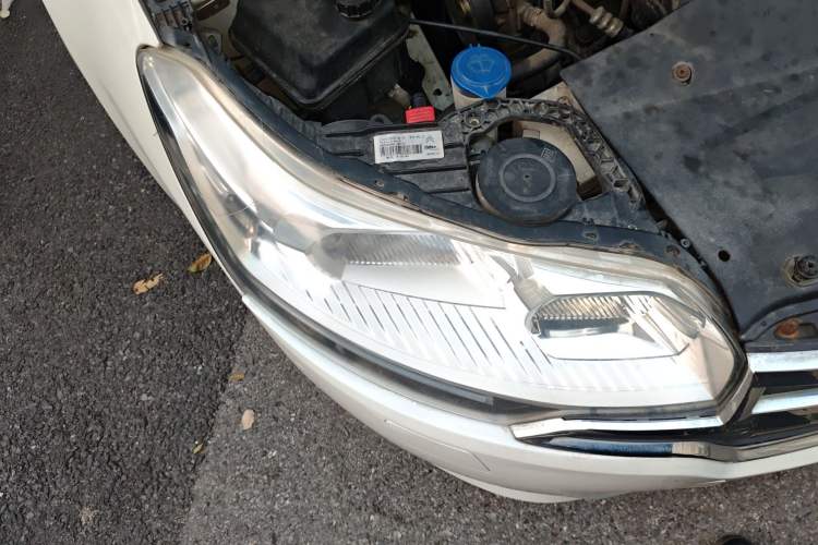 Used Citroen C5 2013 2.0L Automatic Luxury Model Right Front Headlight