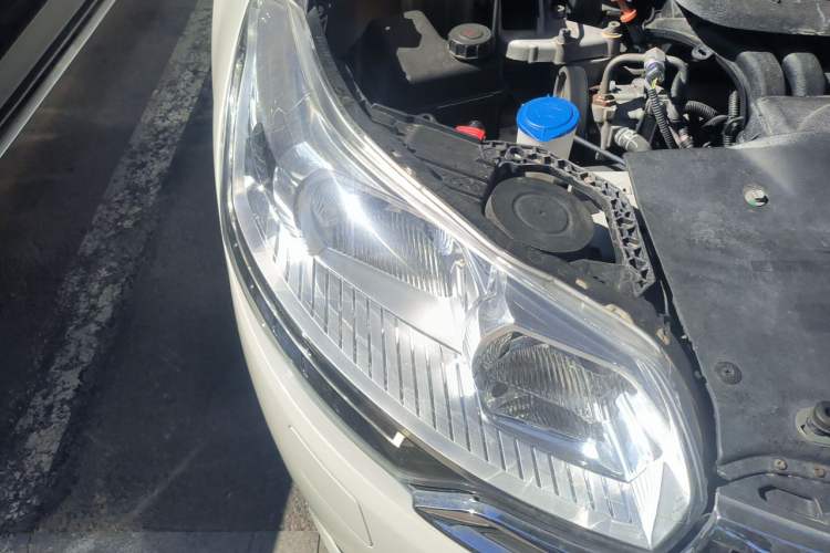Used Citroen C5 2013 2.0L Automatic Luxury Model Right Front Headlight