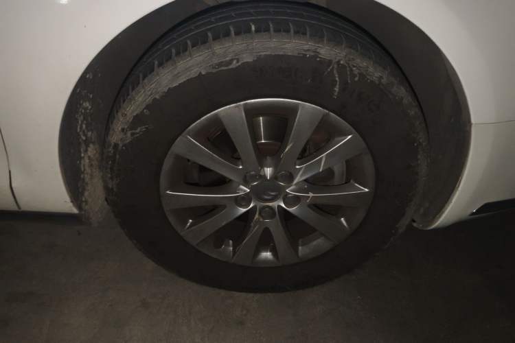 Used Citroen C5 2013 2.0L Automatic Luxury Model Right Front Wheel Hub
