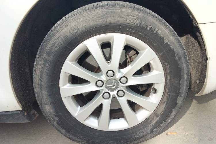Used Citroen C5 2013 2.0L Automatic Luxury Model Right Front Wheel Hub