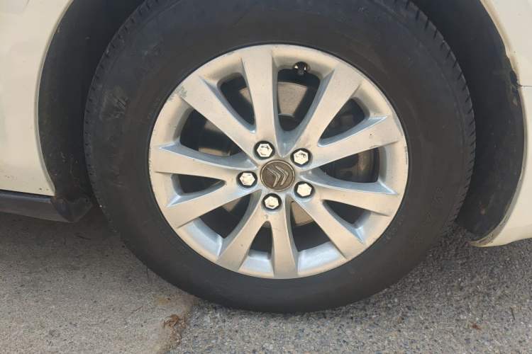 Used Citroen C5 2013 2.0L Automatic Luxury Model Right Front Wheel Hub