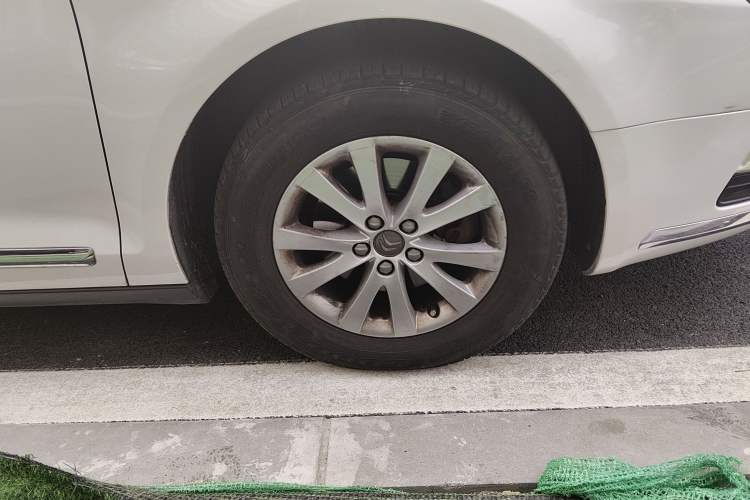 Used Citroen C5 2013 2.0L Automatic Luxury Model Right Front Wheel Hub