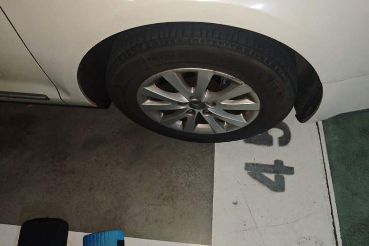 Used Citroen C5 2013 2.0L Automatic Luxury Model Right Front Wheel Hub