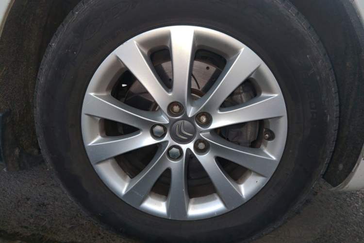 Used Citroen C5 2013 2.0L Automatic Luxury Model Right Front Wheel Hub