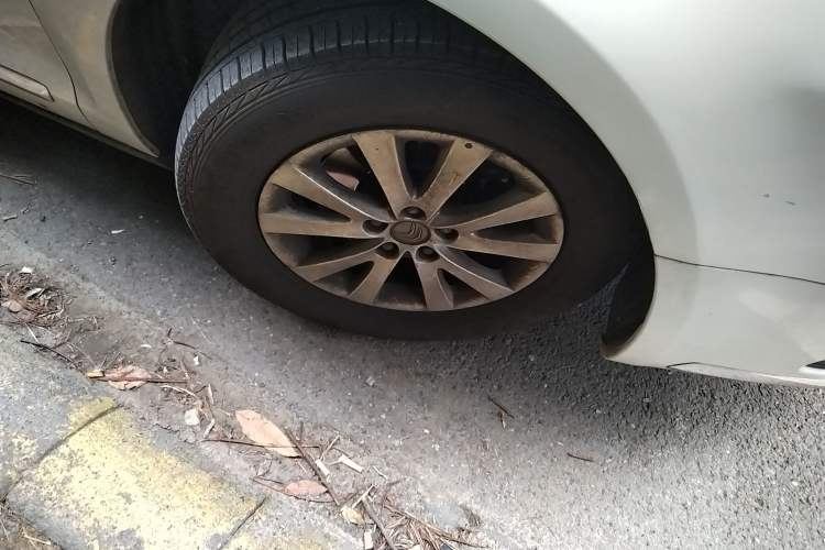 Used Citroen C5 2013 2.0L Automatic Luxury Model Right Front Wheel Hub