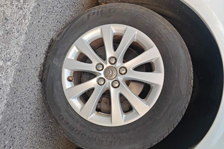 Used Citroen C5 2013 2.0L Automatic Luxury Model Right Front Wheel Hub