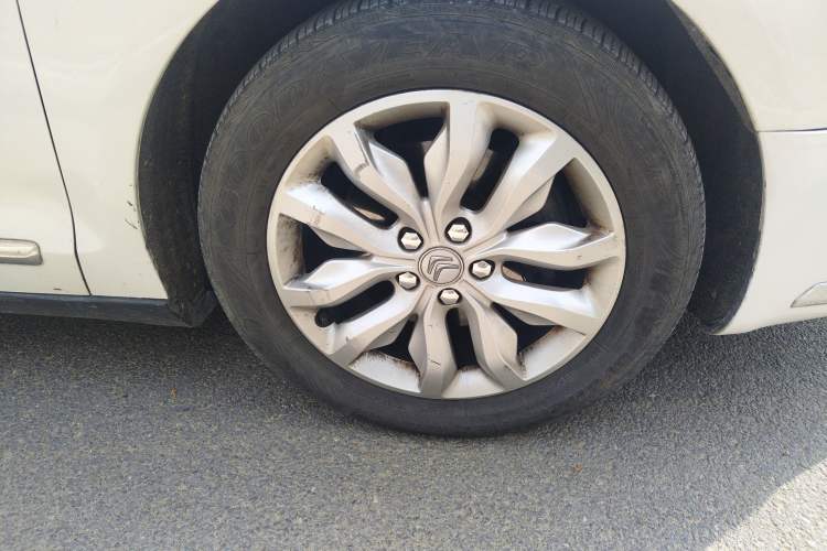 Used Citroen C5 2013 2.3L Automatic Prestige Edition Right Front Wheel Hub