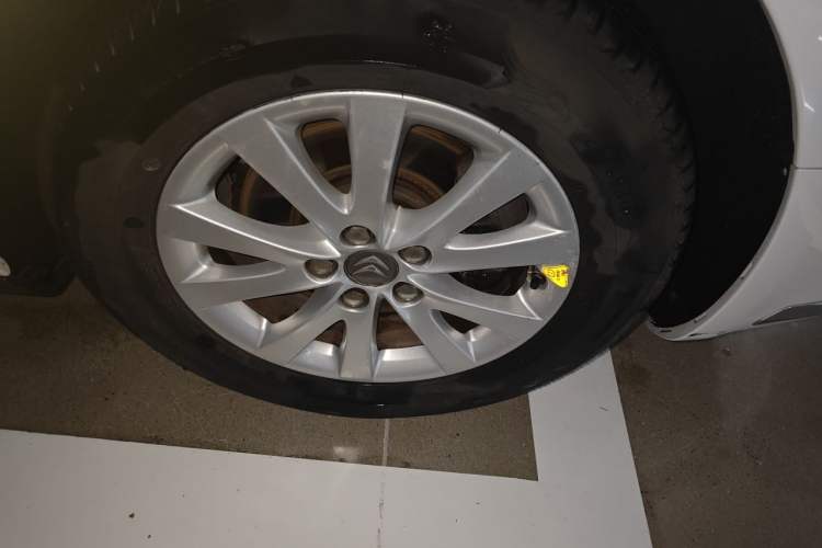 Used Citroen C5 2013 2.0L Automatic Enjoyment Model Right Front Wheel Hub
