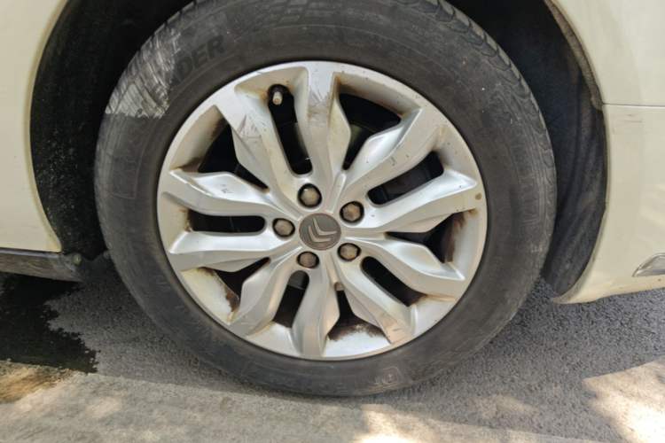 Used Citroen C5 2013 2.3L Automatic Prestige Edition Right Front Wheel Hub