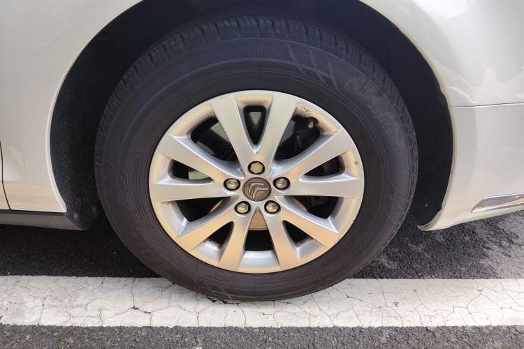 Used Citroen C5 2013 2.0L Automatic Luxury Model Right Front Wheel Hub