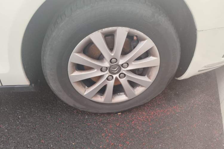 Used Citroen C5 2013 2.0L Automatic Luxury Model Right Front Wheel Hub