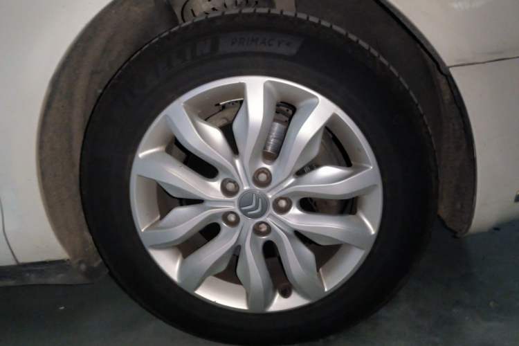 Used Citroen C5 2013 2.3L Automatic Enjoyment Model Right Front Wheel Hub