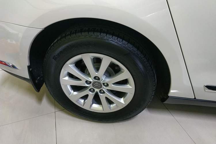 Used Citroen C5 2013 2.0L Automatic Luxury Model Right Rear Wheel Hub