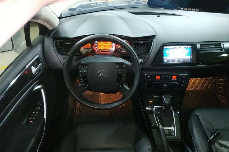 Used Citroen C5 2013 2.0L Automatic Luxury Model Steering Wheel