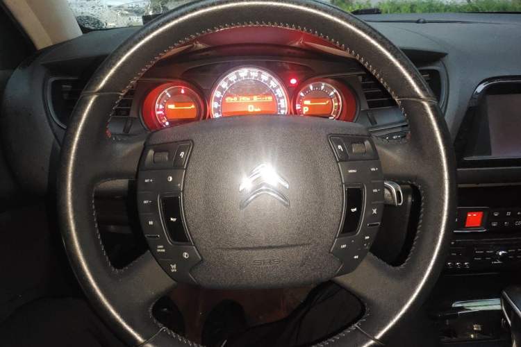 Used Citroen C5 2013 2.3L Automatic Prestige Edition Steering Wheel