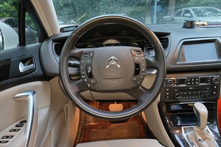 Used Citroen C5 2013 2.0L Automatic Luxury Model Steering Wheel