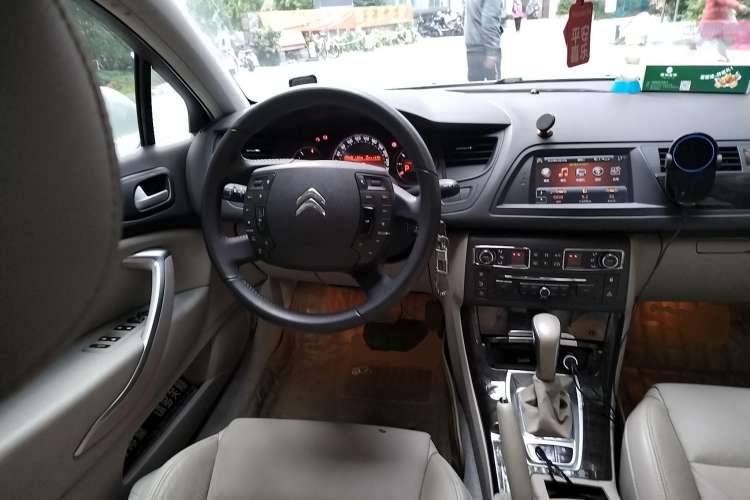 Used Citroen C5 2013 2.0L Automatic Luxury Model Steering Wheel