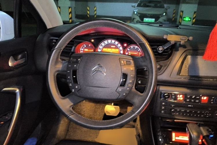 Used Citroen C5 2013 2.0L Automatic Luxury Model Steering Wheel