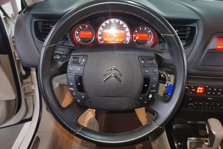 Used Citroen C5 2013 2.0L Automatic Luxury Model Steering Wheel