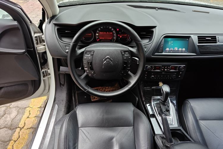 Used Citroen C5 2013 2.0L Automatic Luxury Model Steering Wheel