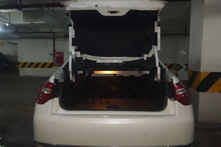 Used Citroen C5 2013 2.0L Automatic Luxury Model Trunk