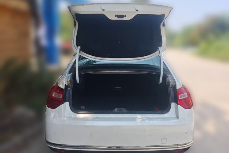 Used Citroen C5 2013 2.0L Automatic Luxury Model Trunk